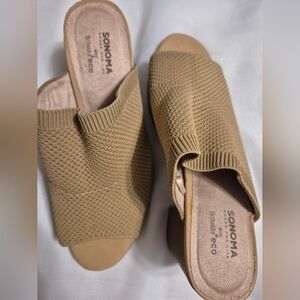 *LIKE NEW* Sonoma Women's Size 7.5 Knit Tan Mules